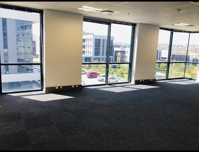 75M² SERVICED OFFICE TO LET IN VORNA VALLEY